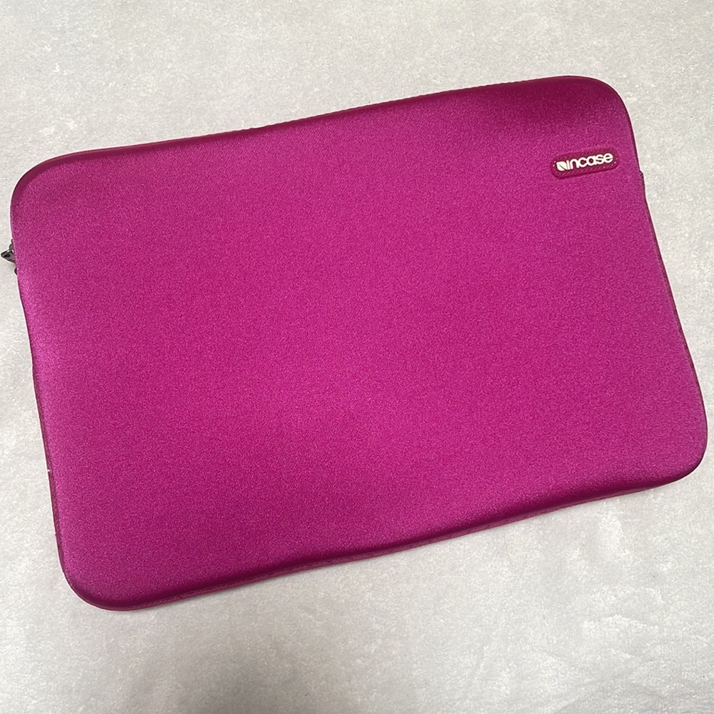 Pink Laptop Case - Picture 2 of 6
